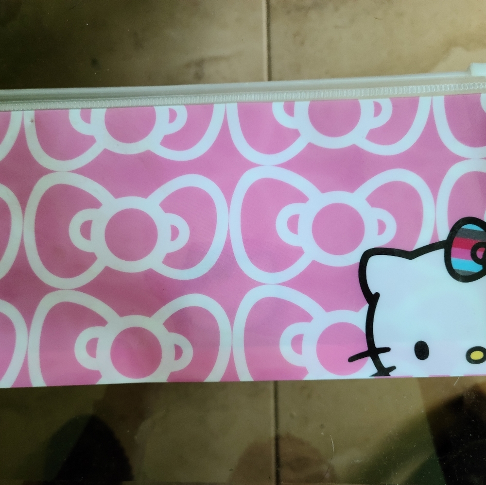 Hello Kitty Collectible Items - Picture 4 of 5